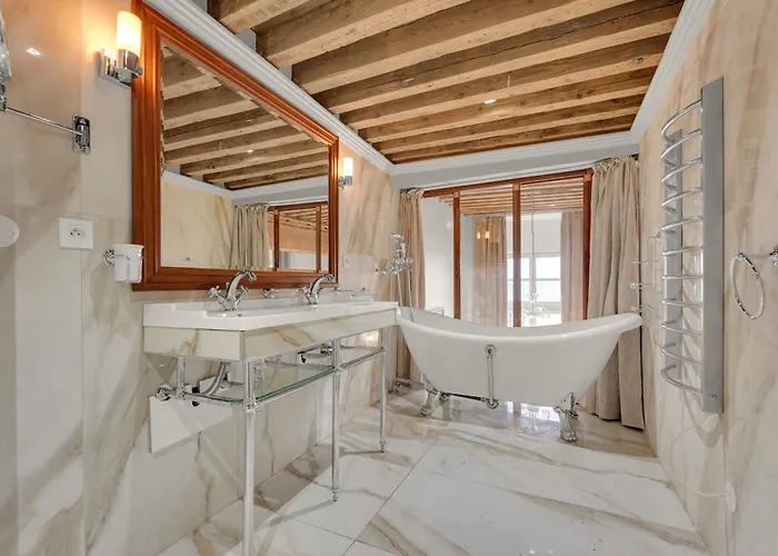 Les Relais Du Capitole - D'hotes * تولوز