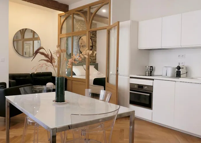 Les Relais Du Capitole - D'hotes Апартаменты *